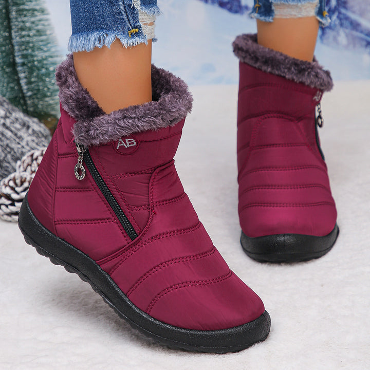 Thermal winter boots for women with cozy lining and side zip Lune London