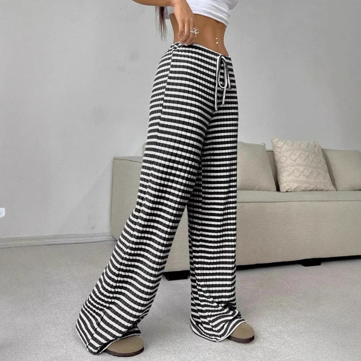 Wide plaid trousers for women with elastic waistband Lune London