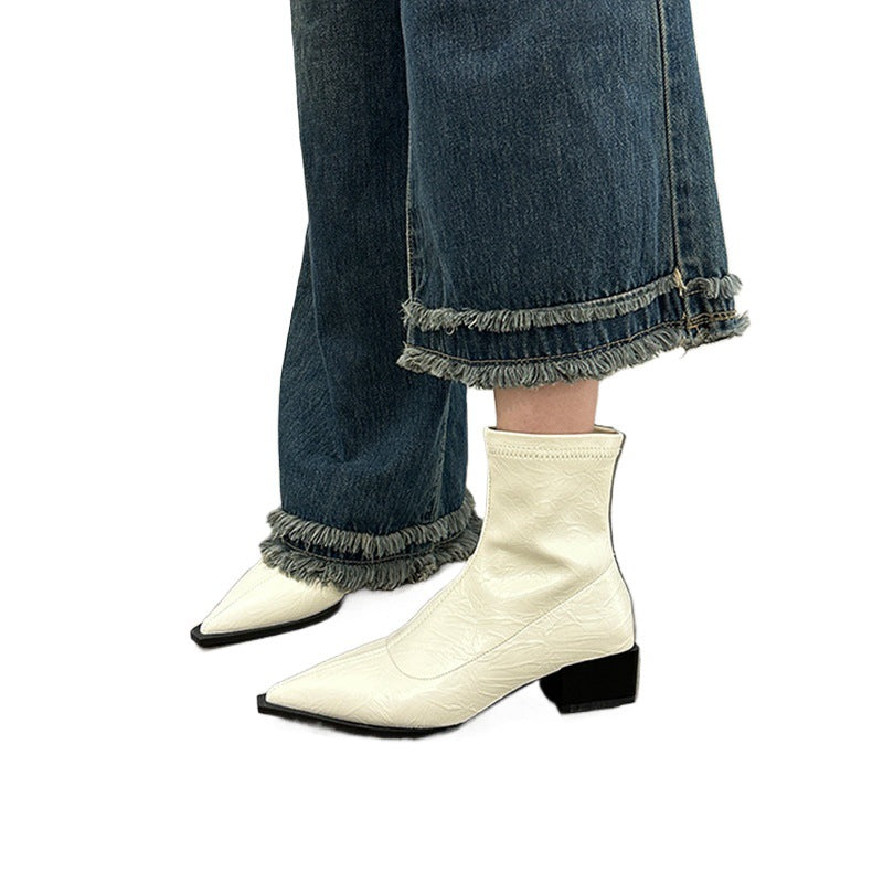 Elegant boots for ladies with pointed toe and square heel Lune London