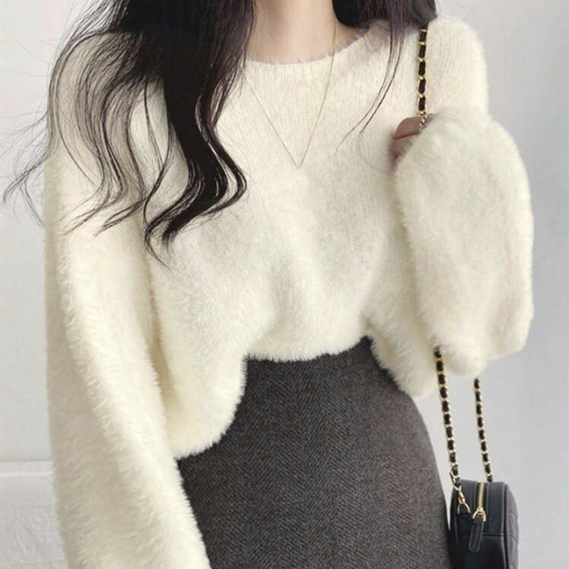 Ladies Soft Sweater with Oversized Fit and Chic Fashion Design