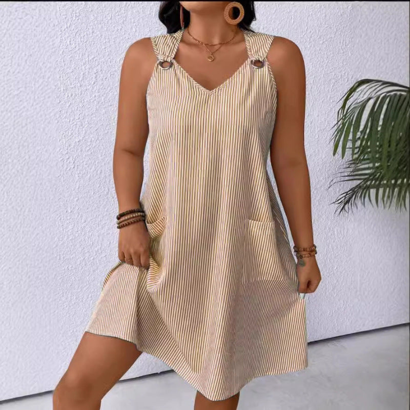 Casual dress for women with V-neck and practical pockets Lune London