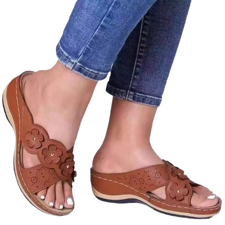 Comfortable floral sandals for women with anatomical sole Lune London