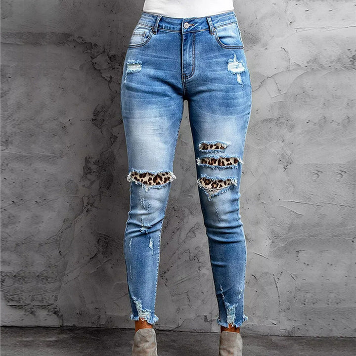 Skinny jeans for women with exciting Destroyed details Lune London