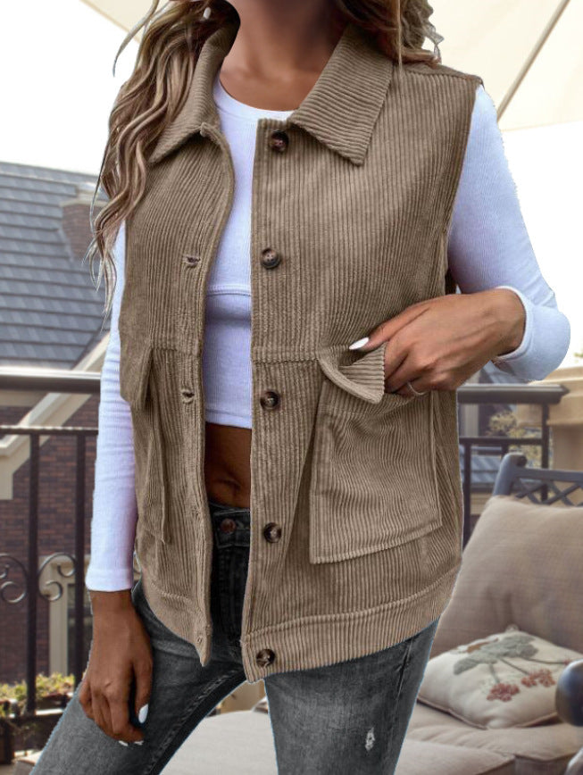 Casual women's cardigan with practical pockets and textured corduroy material Lune London