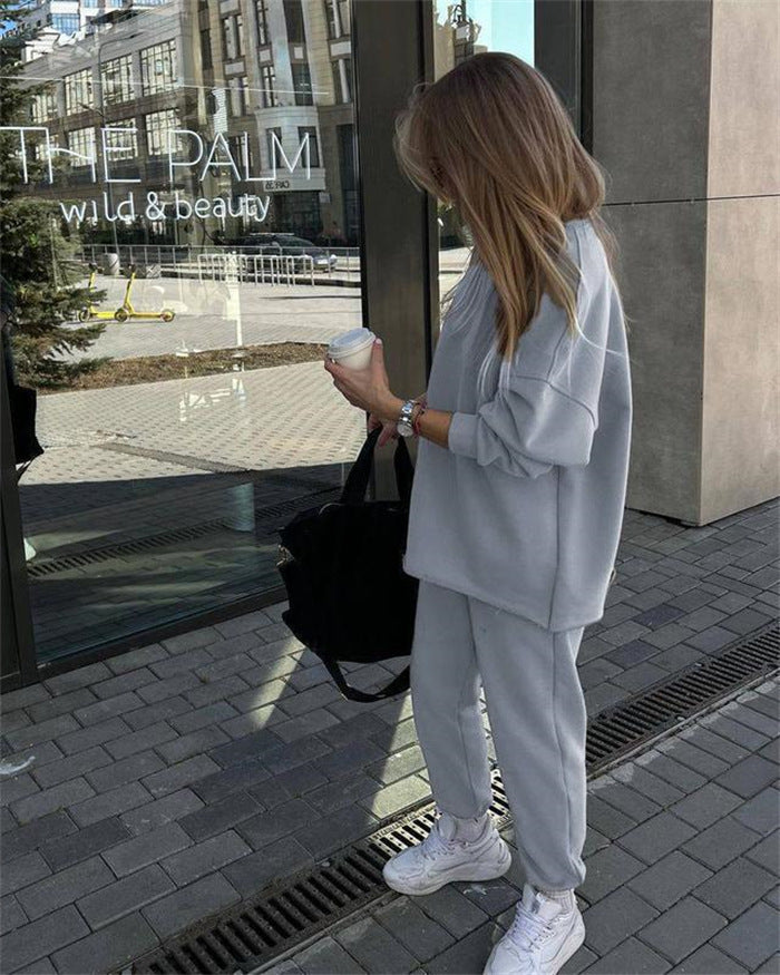 Ladies Comfortable Loungewear Set with Oversized Sweatshirt and Elastic Pants Lune London