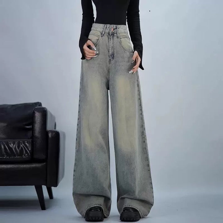 Lune London | Women's trendy baggy jeans with high waistband and wide legs