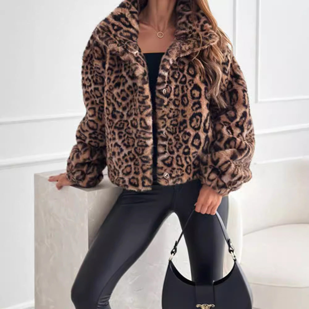 Faux fur jacket for women with a trendy leopard pattern Lune London