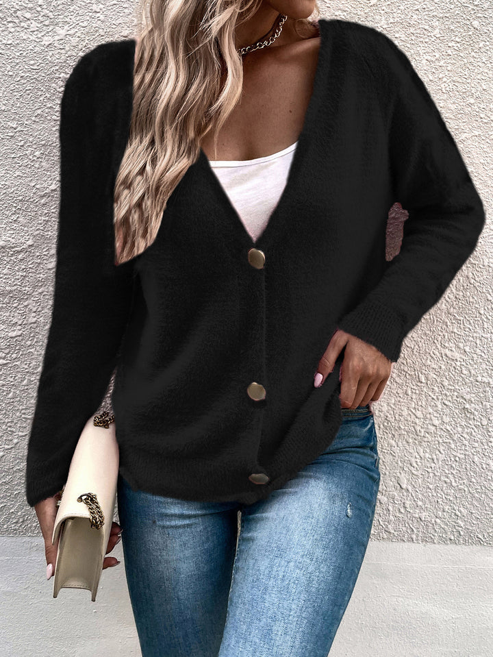 Women's comfortable V-neck cardigan with chic and stylish button details