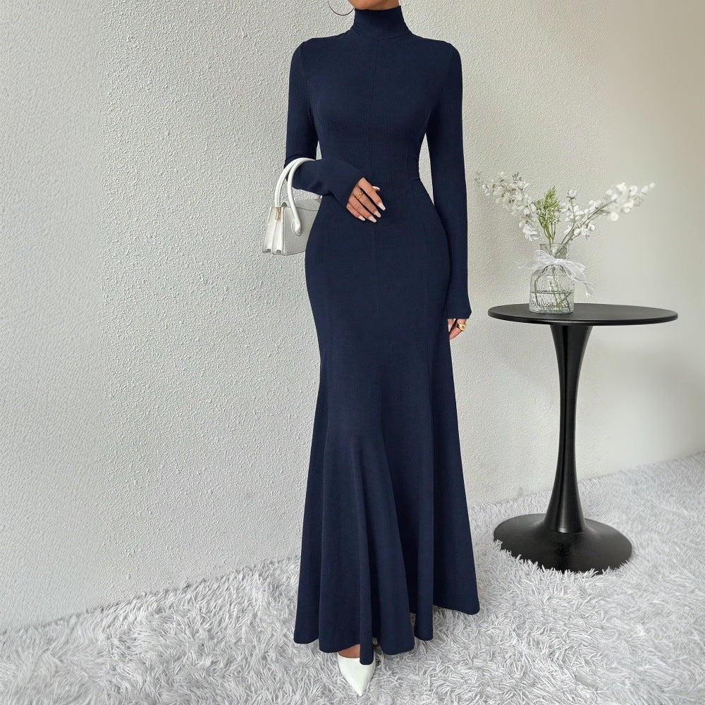 Chic & Stil Elegant maxi dress for women with long sleeves, high collar and flared hem