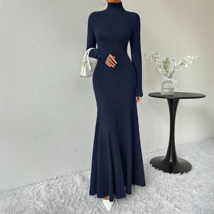 Chic & Stil Elegant maxi dress for women with long sleeves, high collar and flared hem