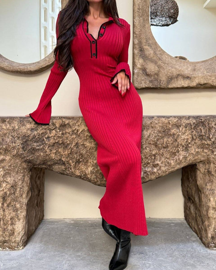 Robe maxi pour femmes avec des détails de boutons élégants et un ourlet en franges Chic & Stil