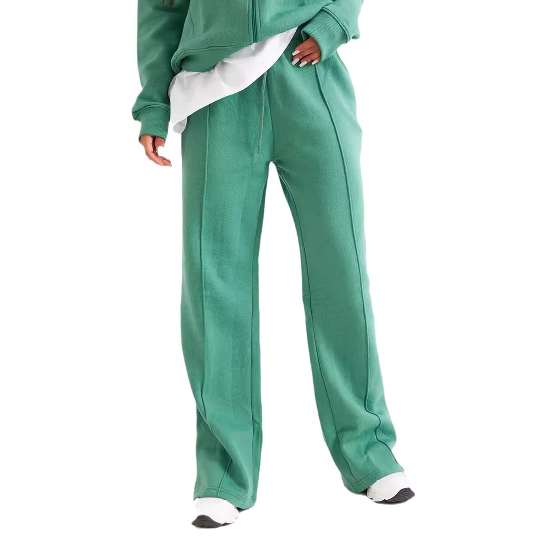Sporty leisure pants for women with wide legs and comfortable elastic waistband Lune London