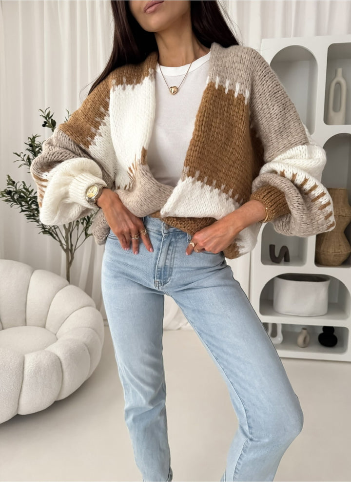 Cardigan de loisirs pour femmes avec des manches volumineuses et un motif géométrique Chic & Stil