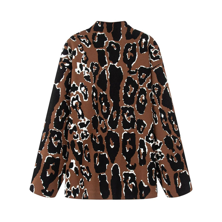 Women Oversized sweater with animal pattern and high collar Lune London