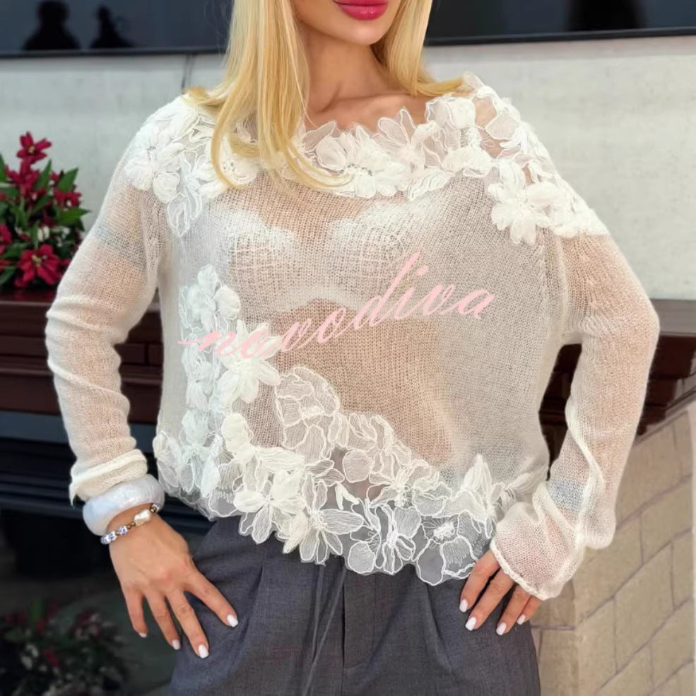 Pull en tricot pour femmes avec des accents floraux en dentelle et un design transparent Chic & Stil