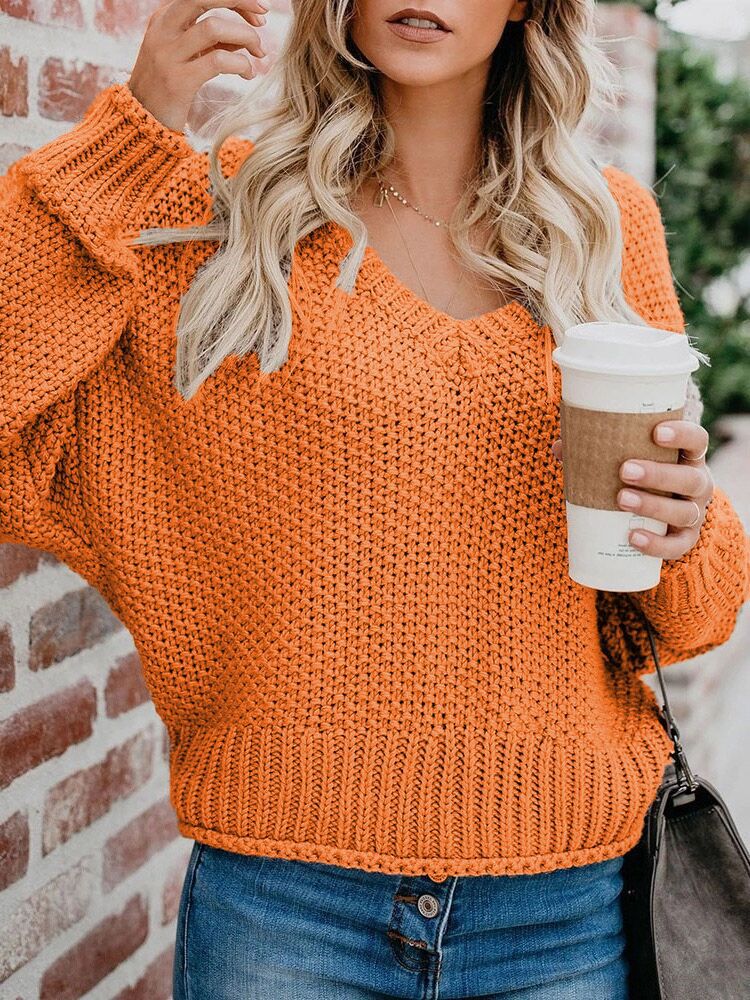 Chunky knit sweater for women with V-neck and relaxed fit Lune London