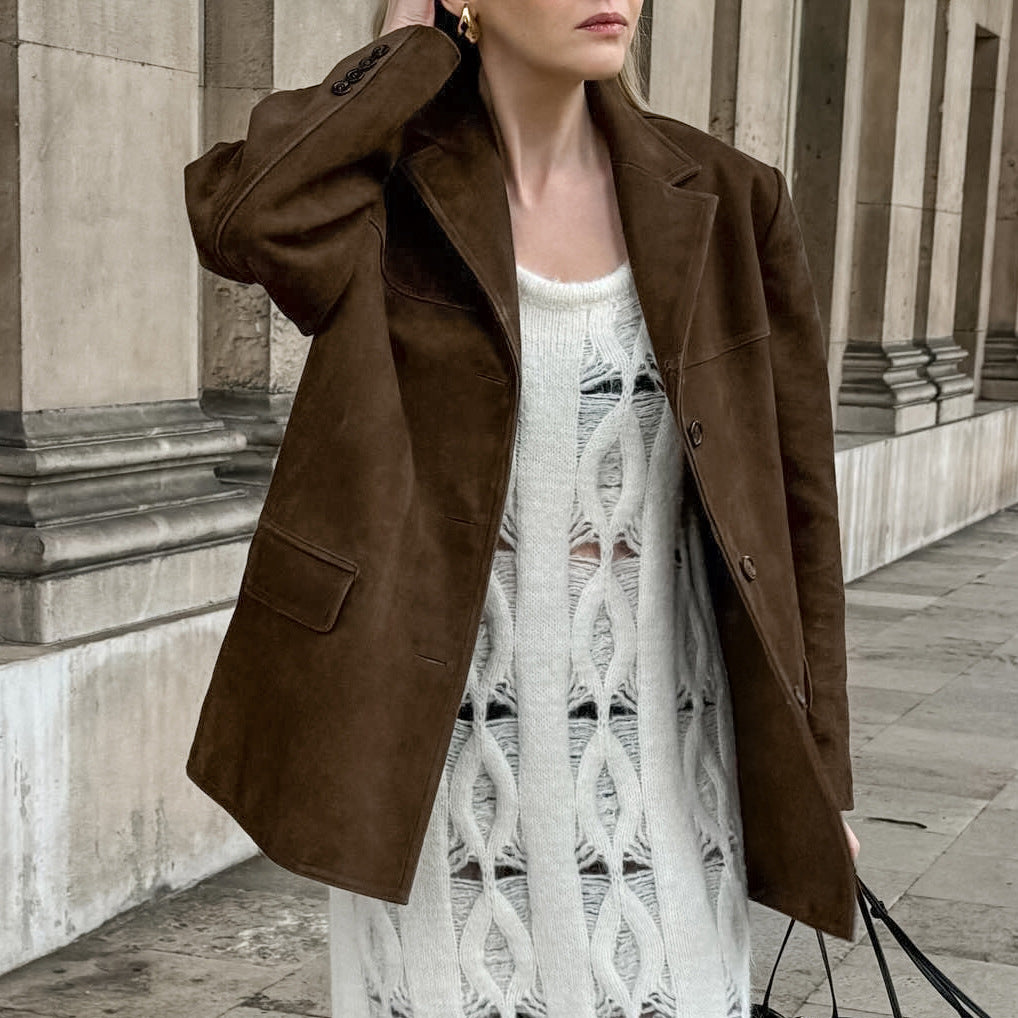 Oversized blazer for women with an elegant cut and practical pockets Lune London