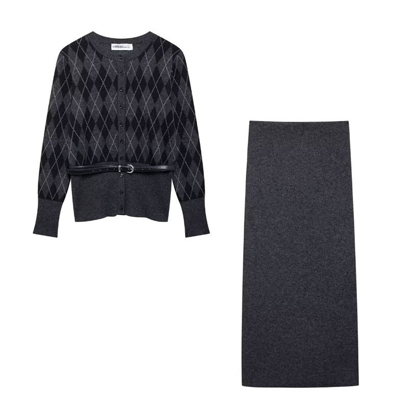 Cardigan pour femmes avec un motif à carreaux moderne et une ceinture amovible Chic & Stil