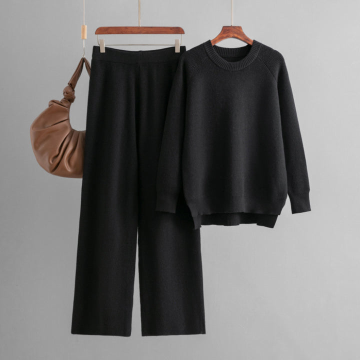 Casual knit lounge set for women with a loose top and comfortable pants Lune London
