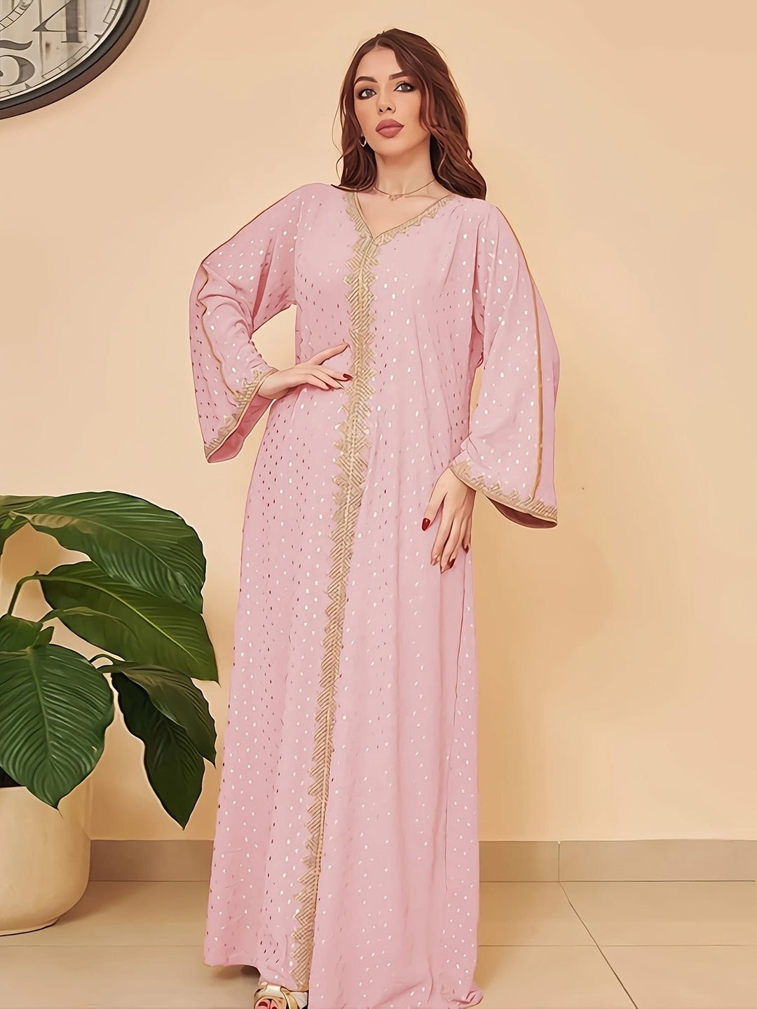 Kaftan dress for women with an elegant embroidery design and a loose fit Lune London