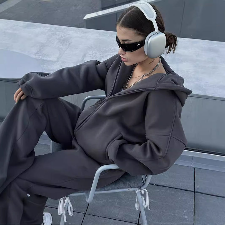 Ladies casual and comfortable hoodie with loose jogger pants Lune London