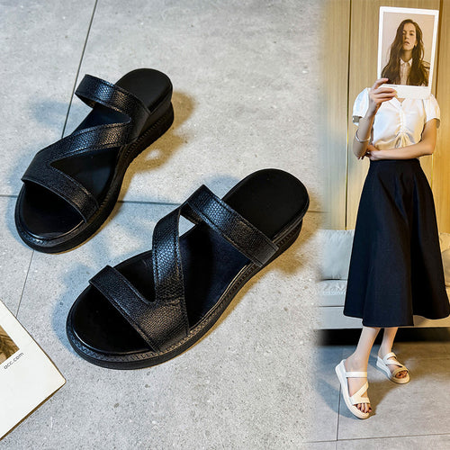 Trendy strappy sandals for women with ergonomic sole Lune London