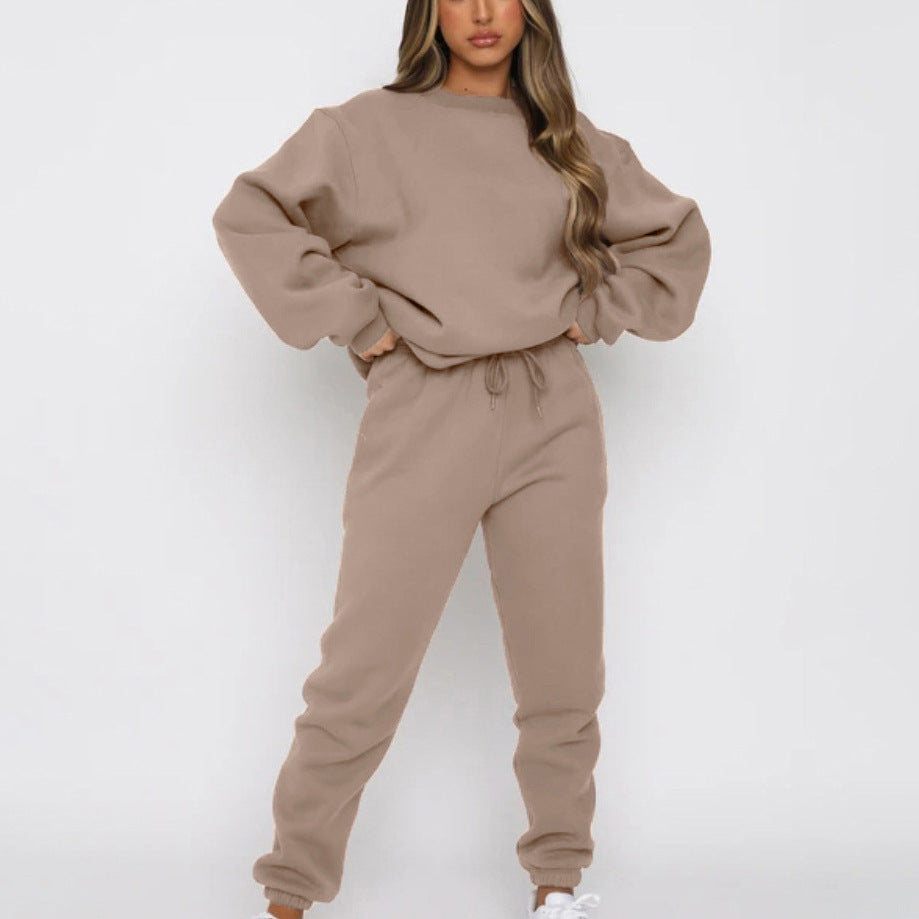 Women's comfortable feel-good jogging suit with relaxed fit and elastic waistband Chic & Stil