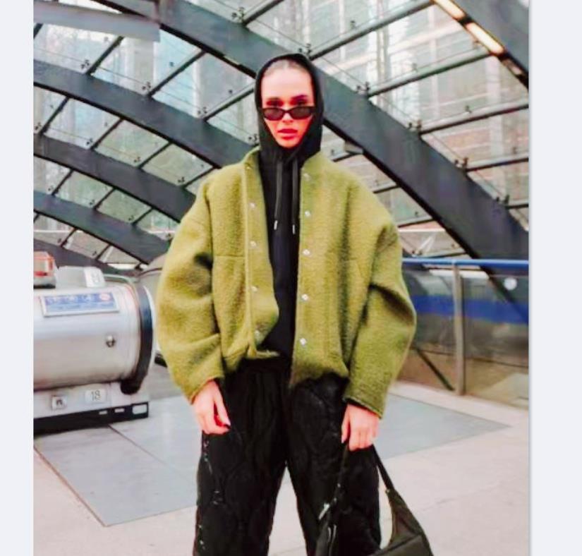 Elegant knit jacket for women with open cut and relaxed fit Lune London