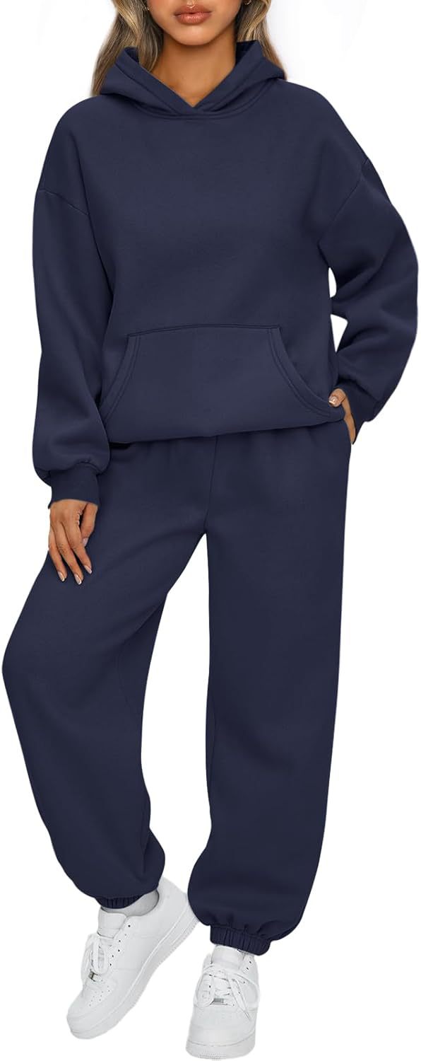 Women's casual hoodie jumpsuit made of high-quality sweat material with practical pockets Chic & Stil