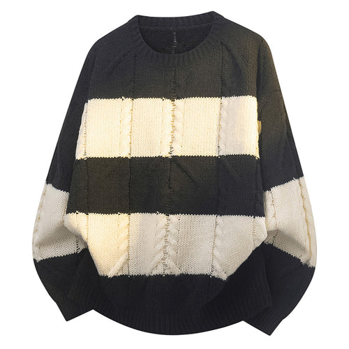 Ladies large knit sweater with relaxed fit and trendy check pattern Lune London