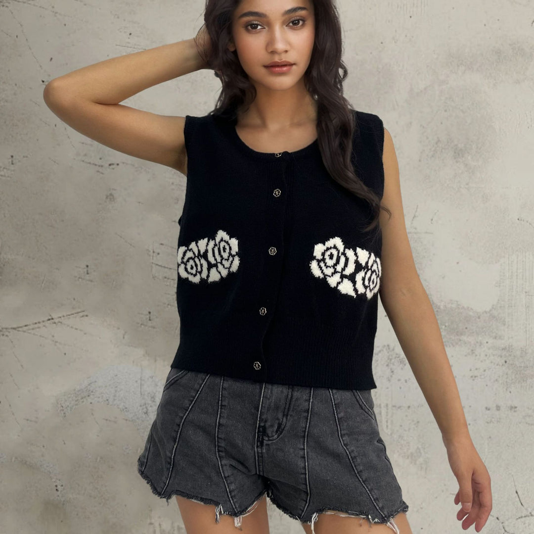 Ladies knitted vest with floral design and comfortable buttons Lune London