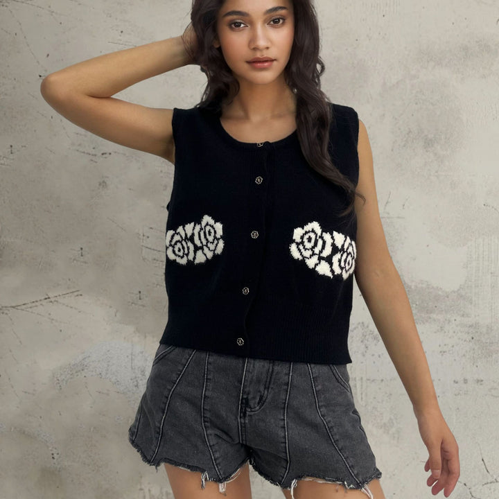Ladies knitted vest with floral design and comfortable buttons Lune London