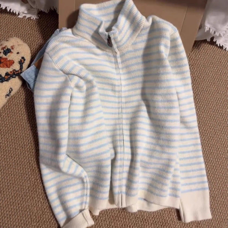 Pull-over matelassé ¼-zip pour femmes avec texture à rayures fines Chic & Stil
