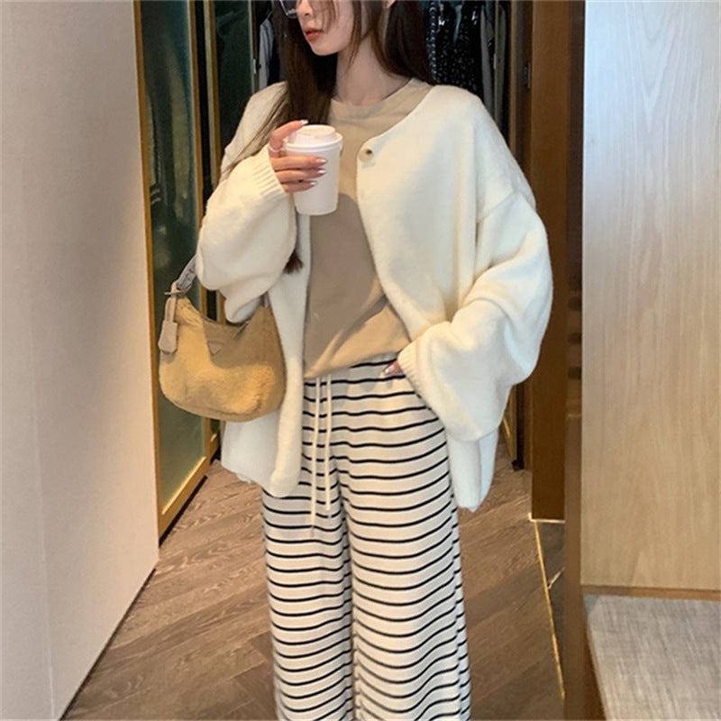 Women Chic Cardigan and Style