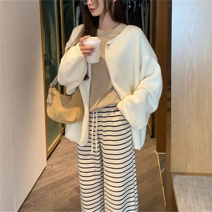 Women Chic Cardigan and Style