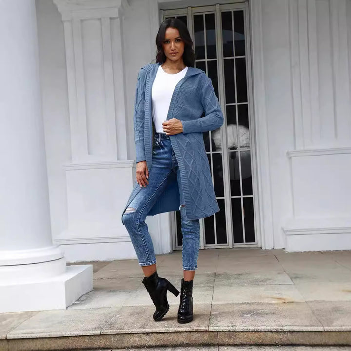 Ladies chunky knit kimono cardigan with elegant cable pattern and open sleeves Lune London