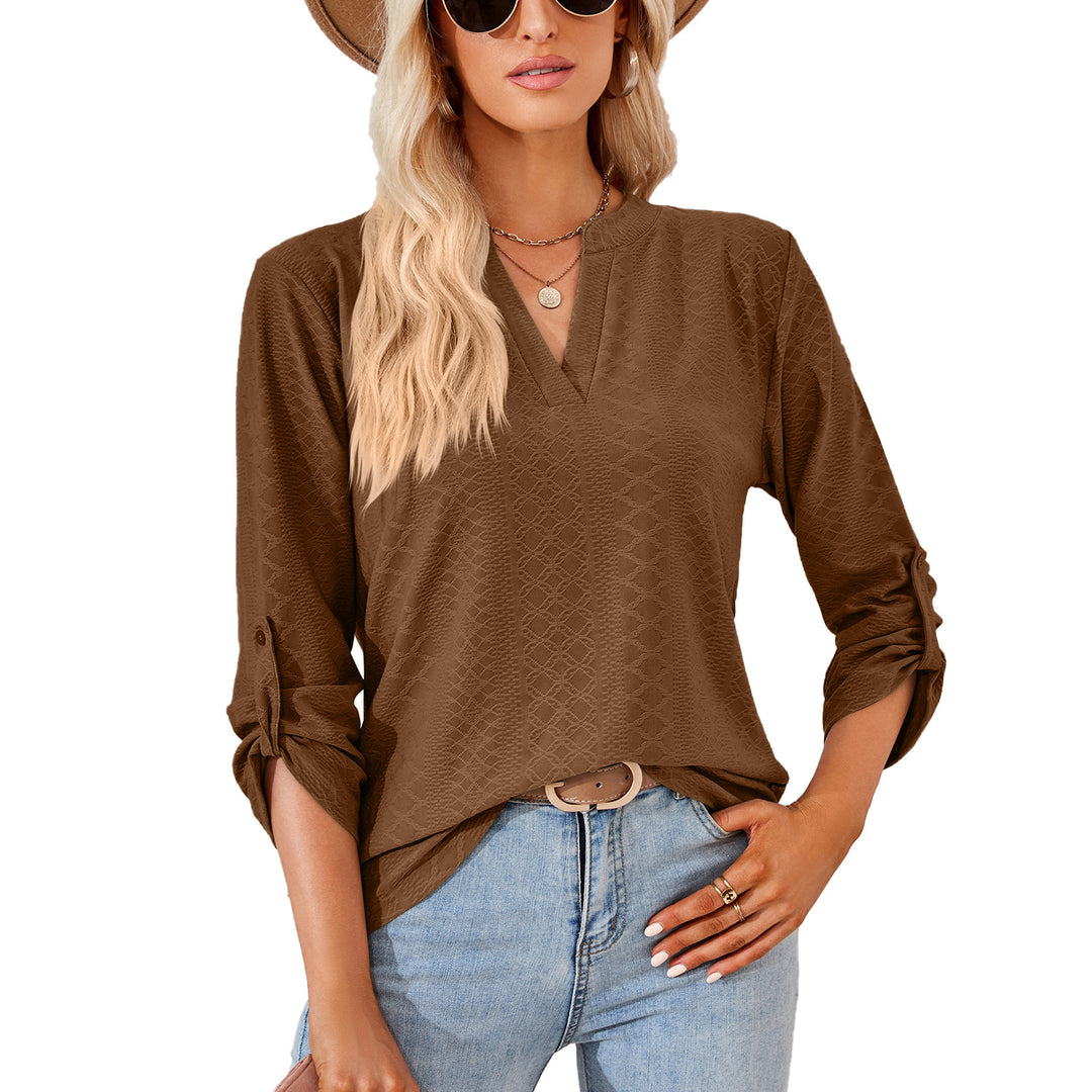 Top woman with V-neck and trendy ruffle details Lune London