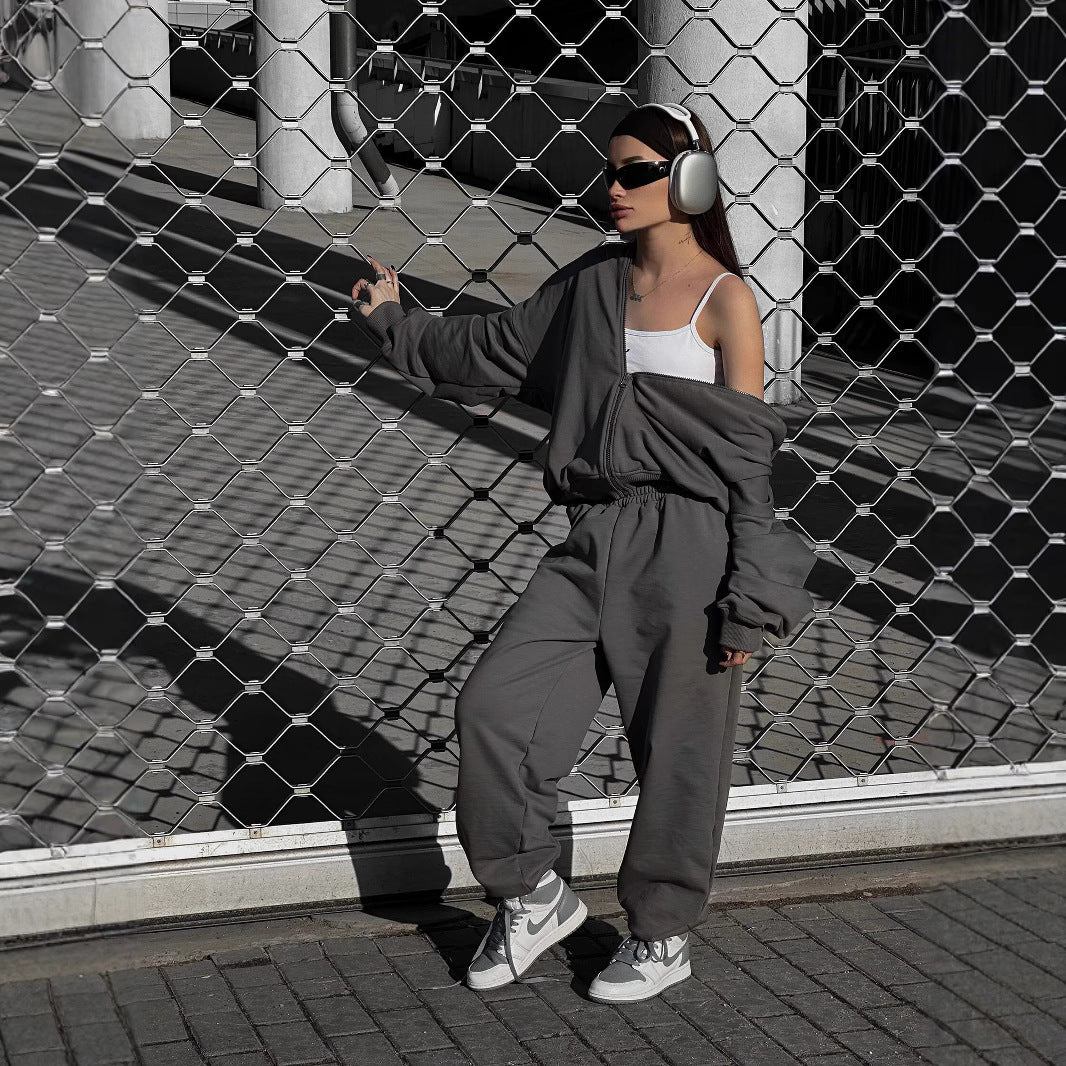 Casual outfit for women with wide pants and sporty jacket Lune London