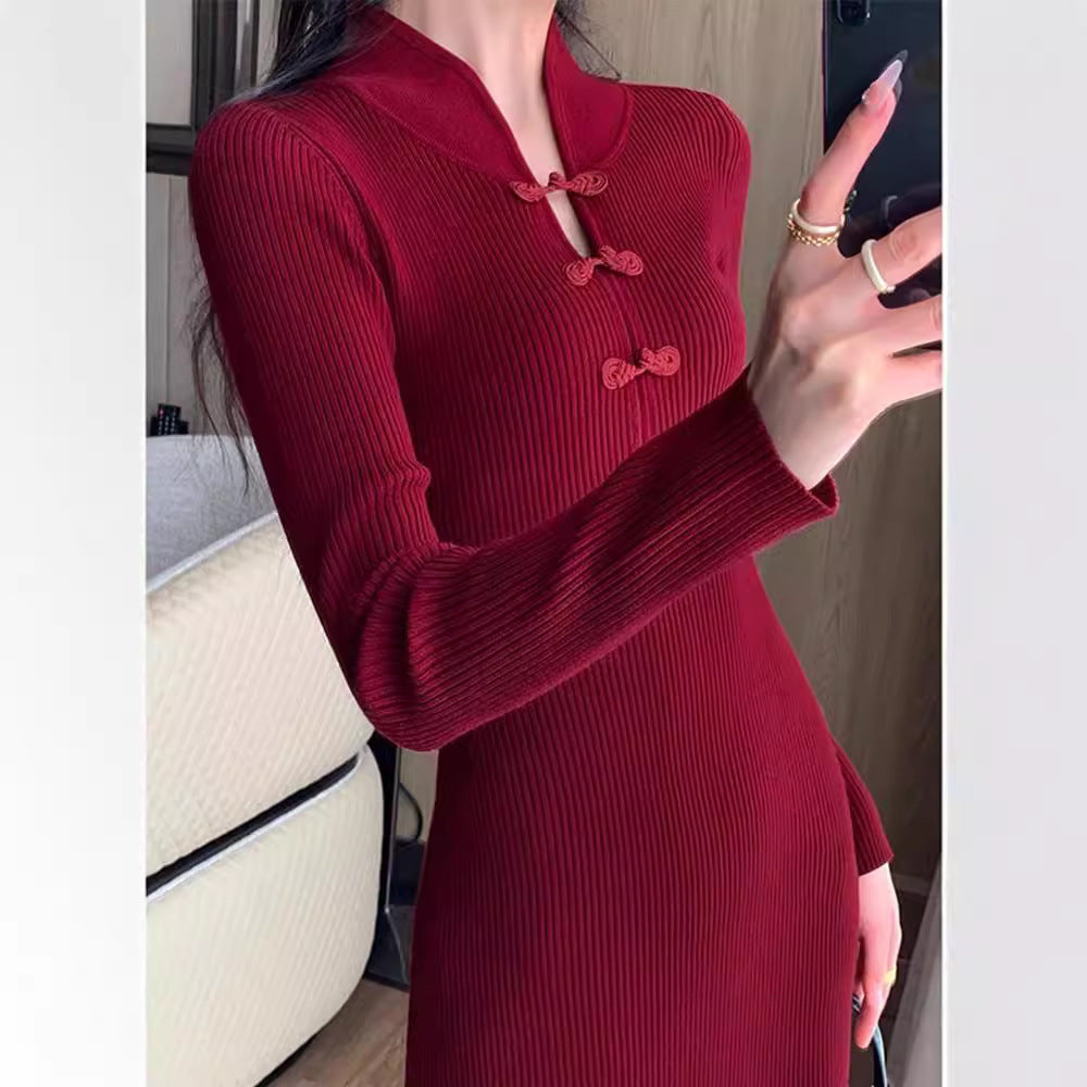 Robe tricotée pour femmes avec élégant plastron à boutons et manches longues Chic & Stil