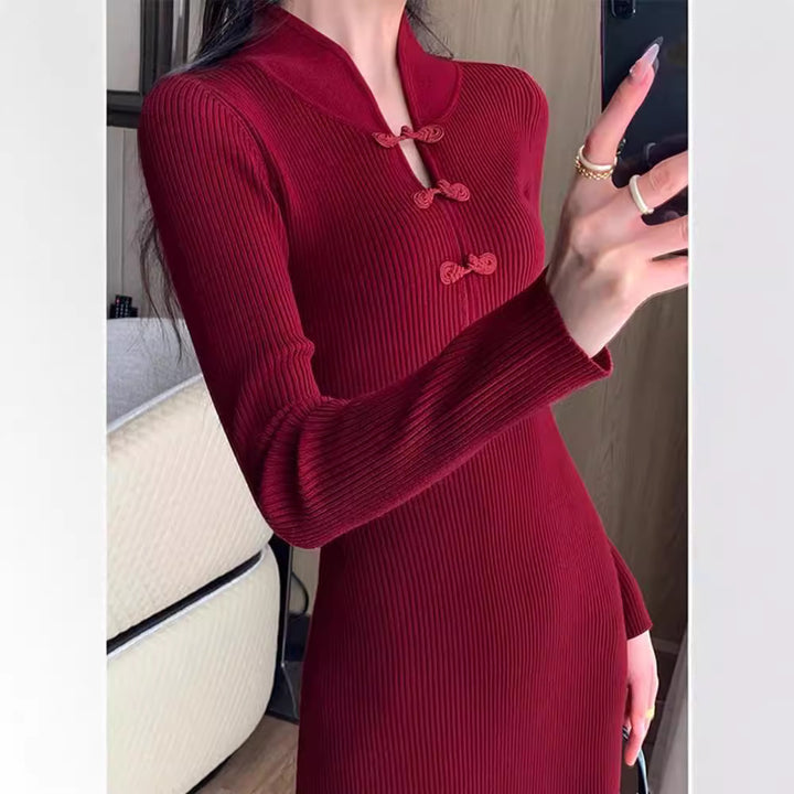 Robe tricotée pour femmes avec élégant plastron à boutons et manches longues Chic & Stil