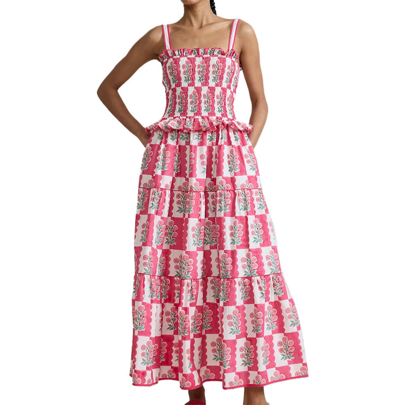 Robe maxi pour femmes avec des détails volantés et des motifs floraux Chic & Stil