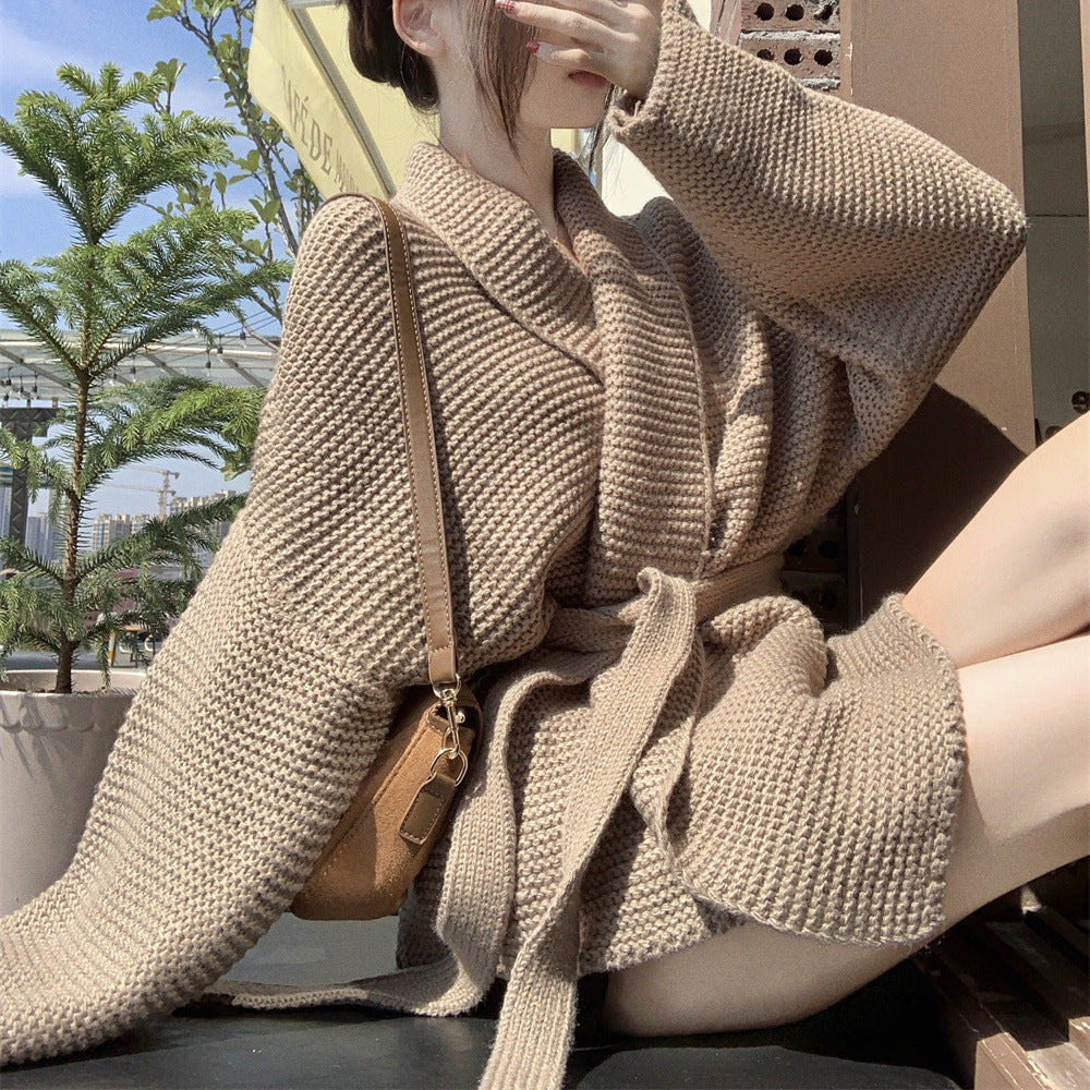 Casual knit jacket for women with belt and voluminous sleeves Lune London