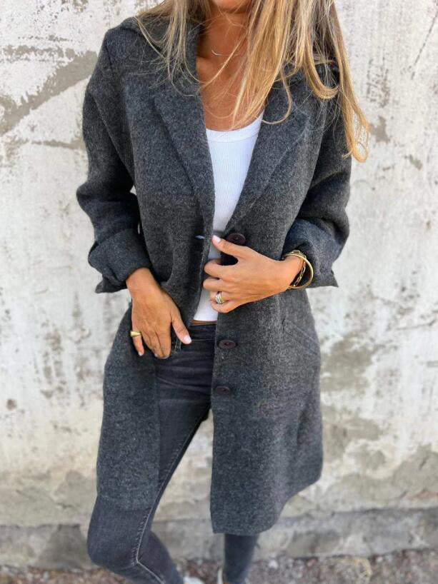 Elegant wool coat for women with practical pockets Lune London