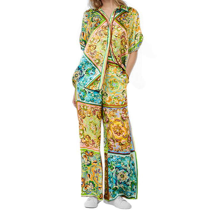 Ensemble décontracté pour femmes avec chemise à motif coloré et pantalons larges Chic & Stil