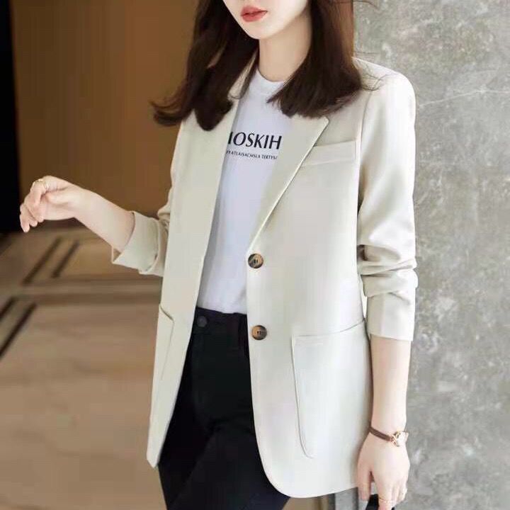 Blazer féminin élégant et moderne avec poches à rabat Chic & Stil