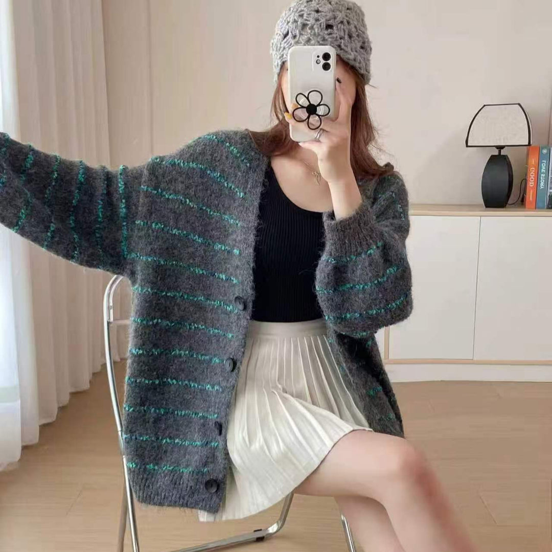 Cardigan en tricot épais pour femmes avec des rayures contrastées et des manches douces Chic & Stil