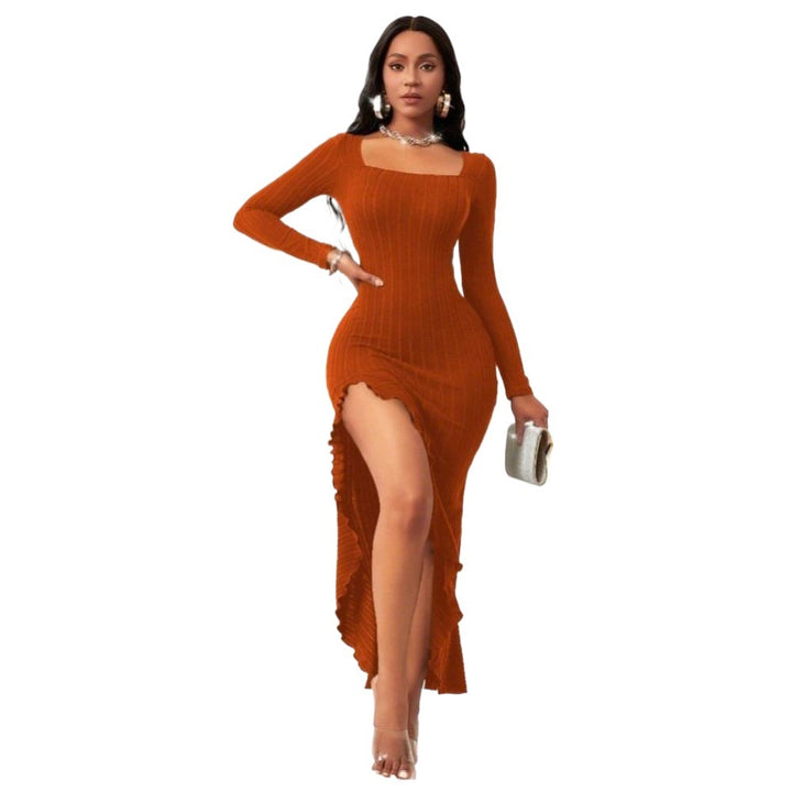 Elegant maxi dress for women with a sophisticated cascade cut and long sleeves Chic & Stil