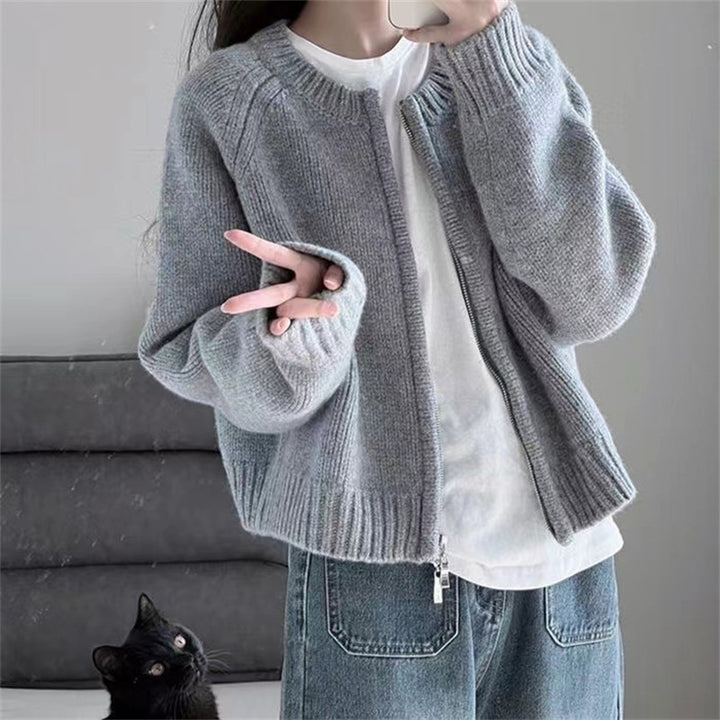 Casual knit jacket for women with a loose fit and ribbing Lune London