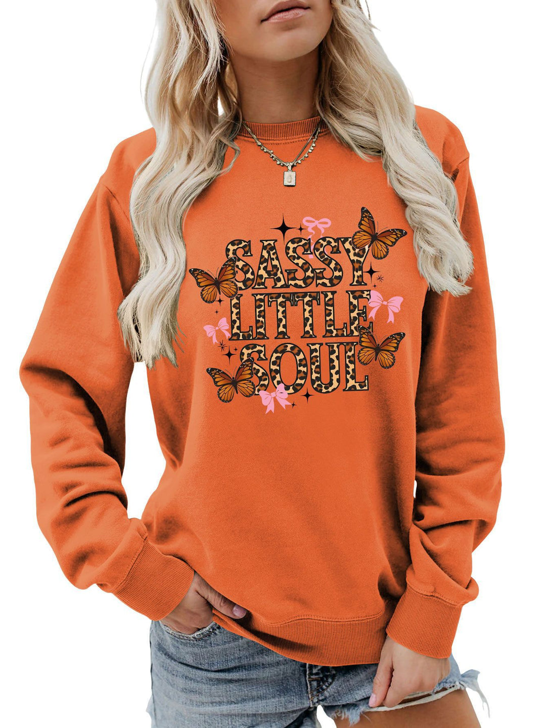 Sweatshirt pour femmes avec design de papillon artistique Chic & Stil