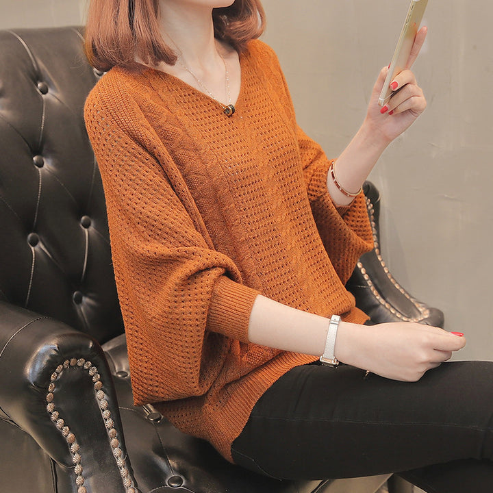 Lightweight knitted sweater for women with V-neck and hip-length fit Lune London